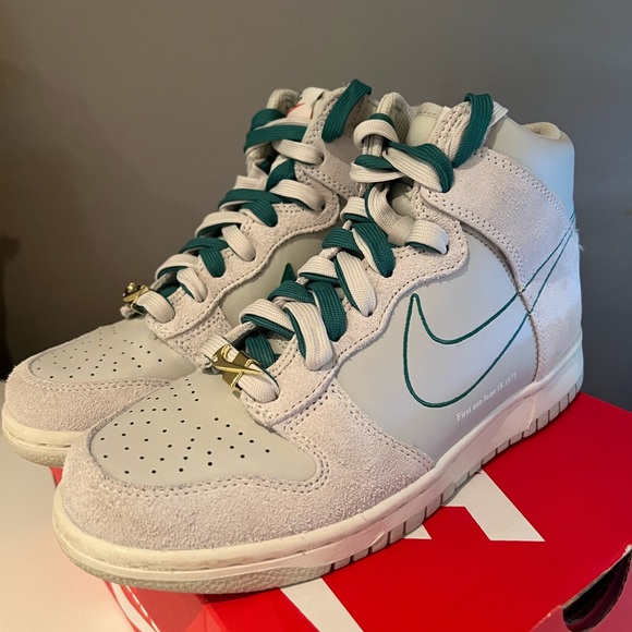 Nike Dunk High SE-Light Bone/Sail/Green Noise - Picture 5 of 5